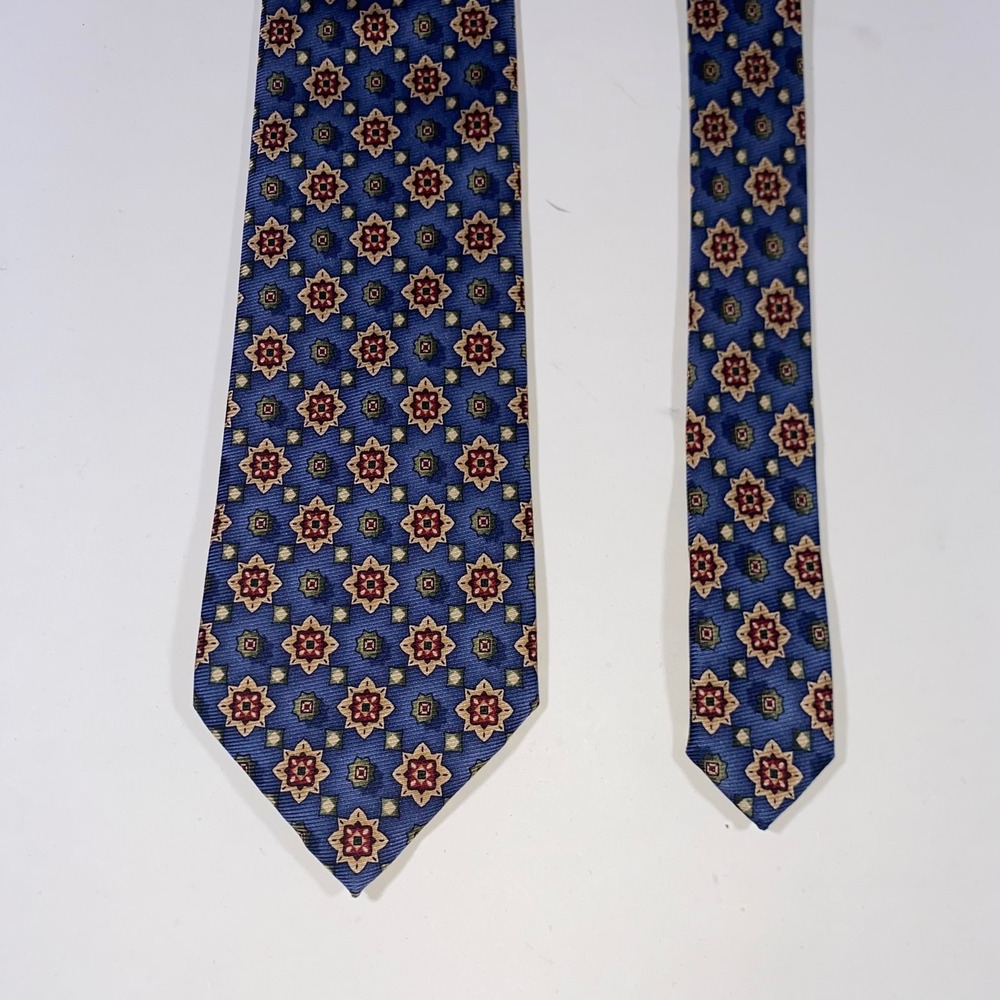 Alan Flusser Mens Blue Silk Geometric Medallion Hand Made Necktie Classic Tie
